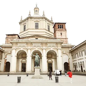 Prestige Boutique Homes - Colonne Di San Lorenzo Apartment