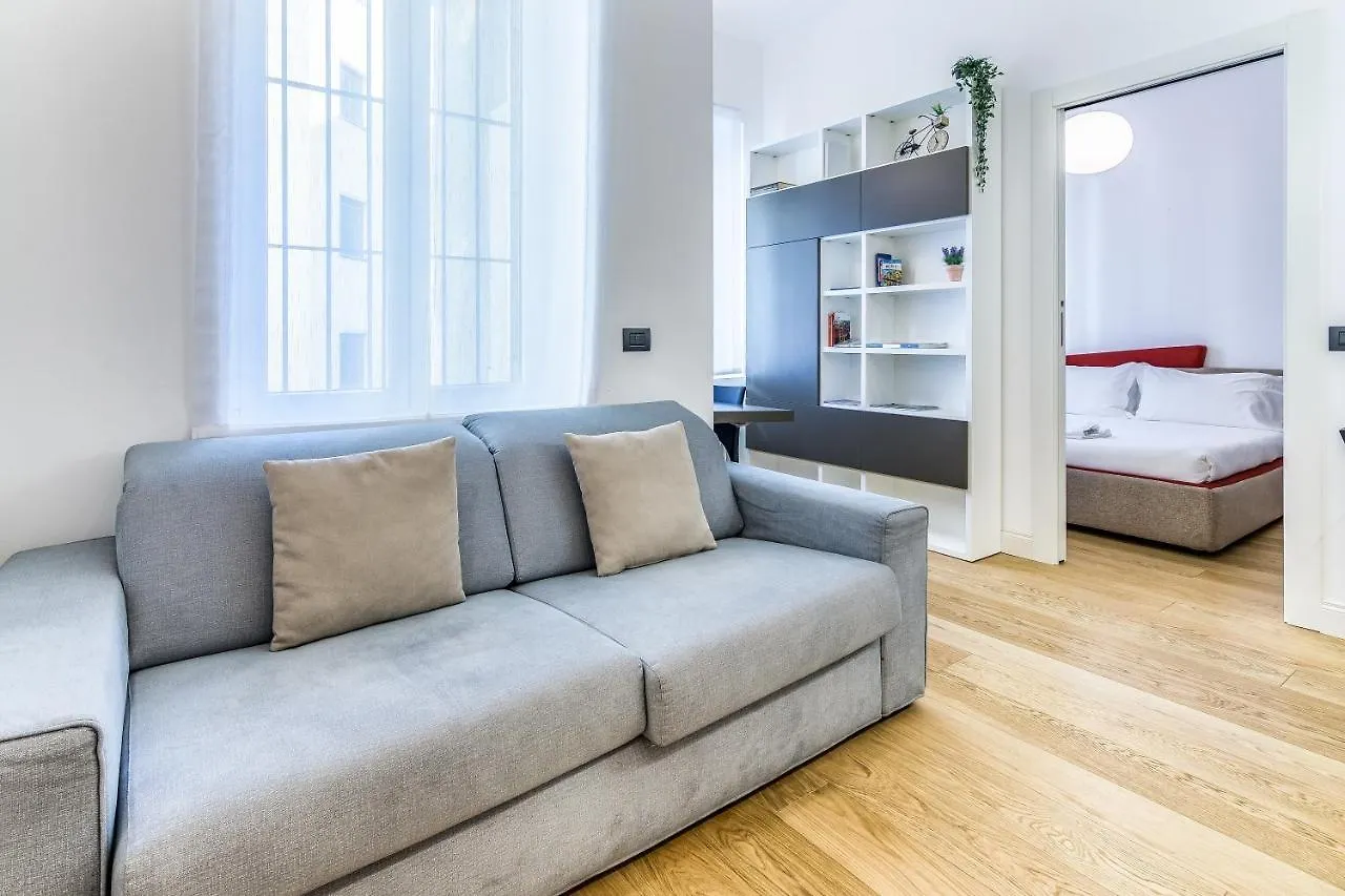 Beplace Apartments In San Babila Milan