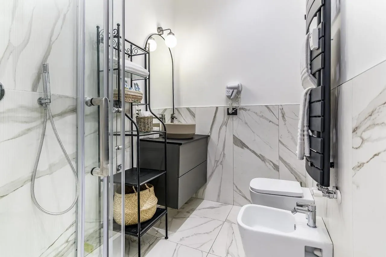 Beplace Apartments In San Babila Milan