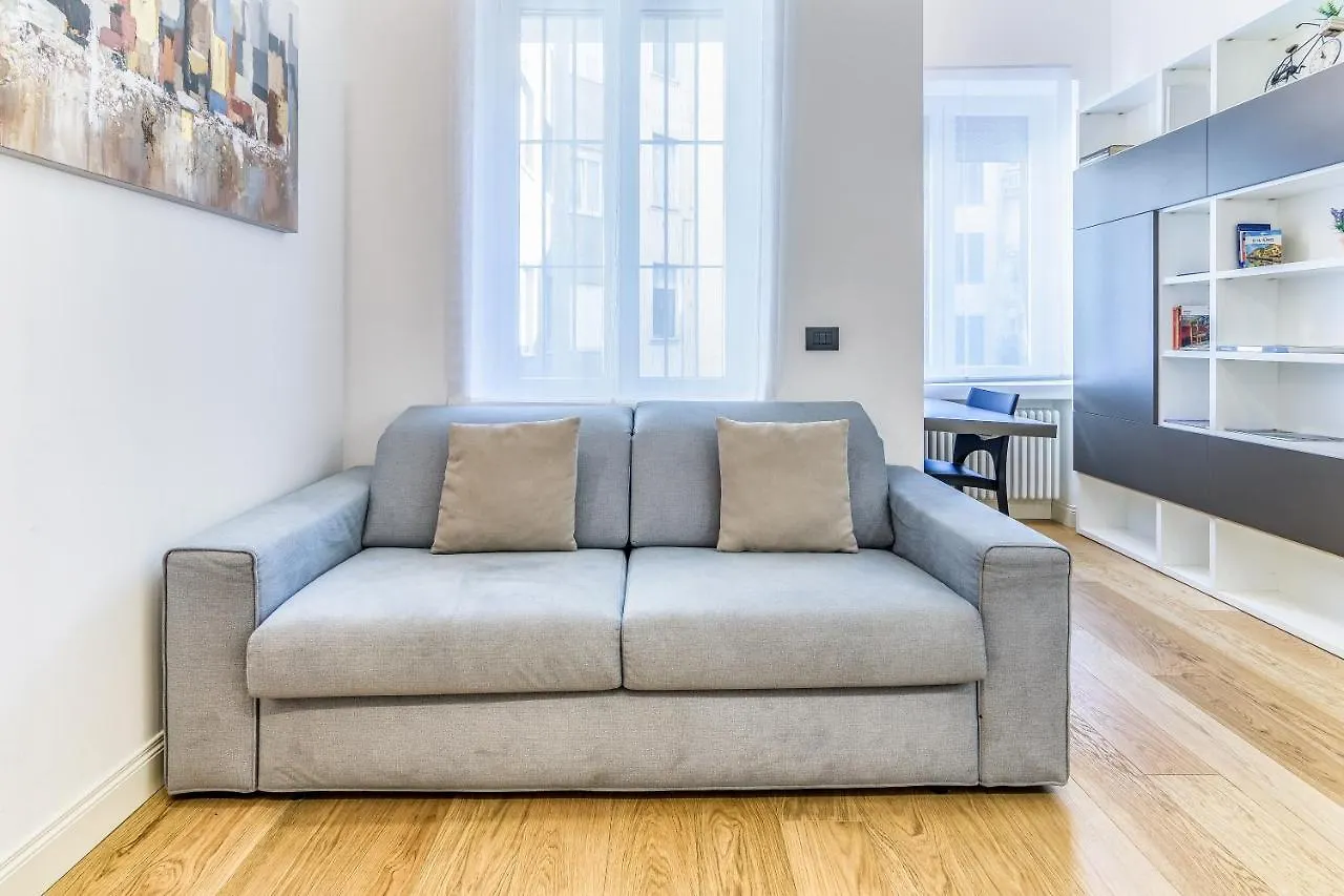 Beplace Apartments In San Babila Mailand