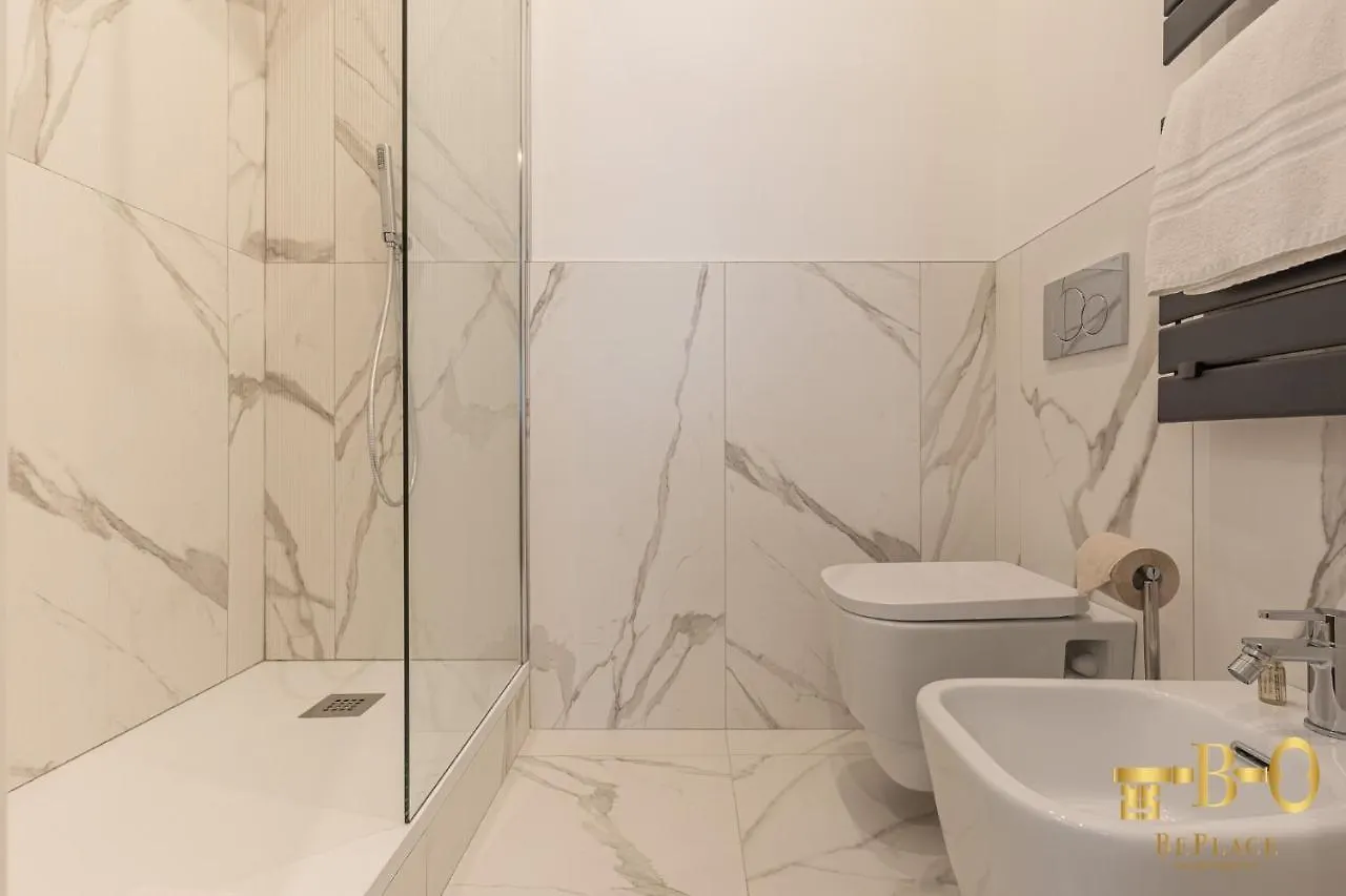 Beplace Apartments In San Babila Milano